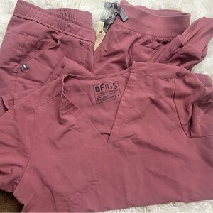 FIGS mauve scrub sets